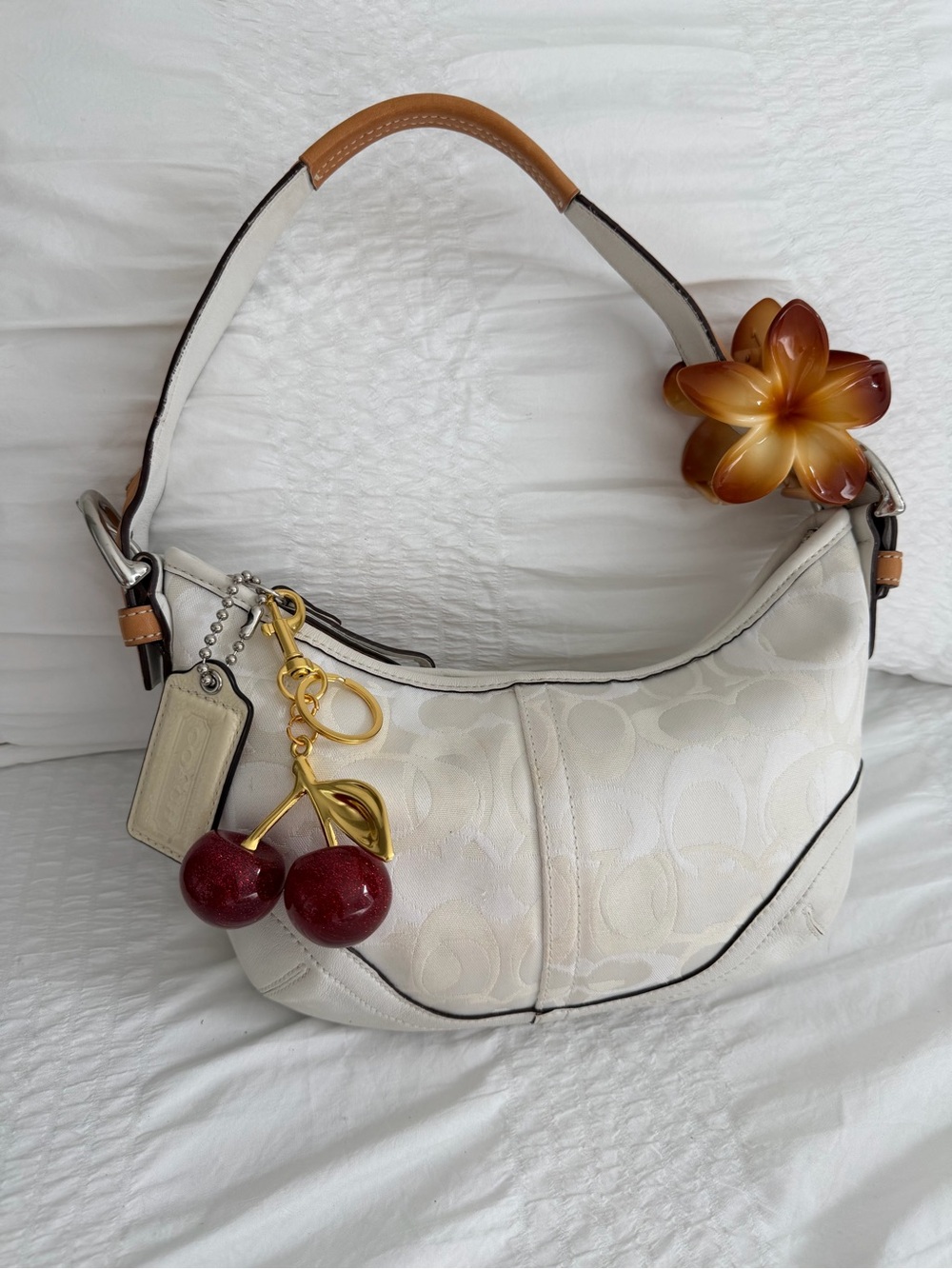 Vintage  Coach White Canvas  Soho Hobo Shoulder  Bag (small)